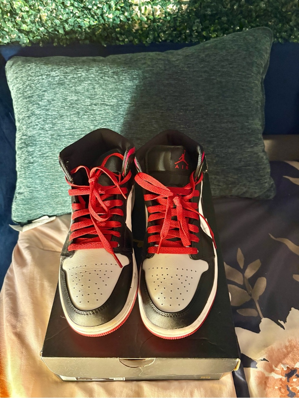 Jordan Retro 1s Men’s High-Top Sneakers in Black, White & Red